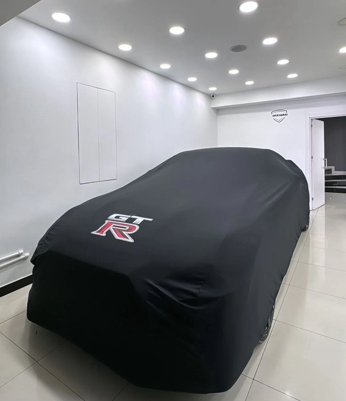 Nissan GT-R real car photo